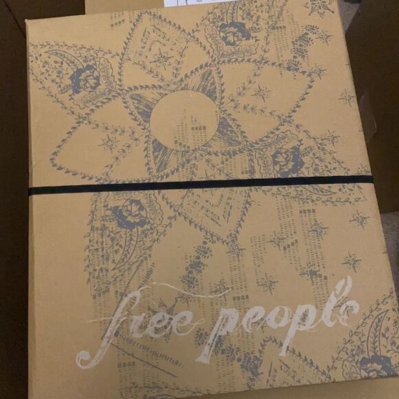 6 pc - FREE PEOPLE VELVET CECILE ANKLE BOOT $198 New - Picture 2 of 8